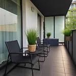 Homely Place Koziolki - Stary Rynek - Parking Apartment *