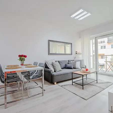 Nova 99 Poznan Old Town & Parking Апартаменты *